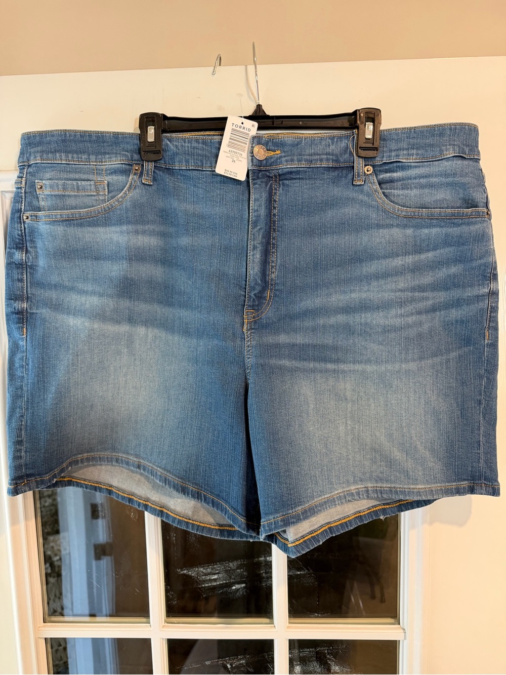 NEW Torrid High rise vintage stretch shorts sz 26W